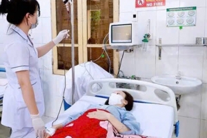 Hưng Yên: Cán bộ y tế hiến máu giúp bệnh nhân qua cơn nguy kịch