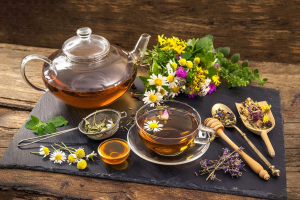 Trà thanh nhiệt: Hiểu đúng để uống an toàn, tránh tác dụng phụ