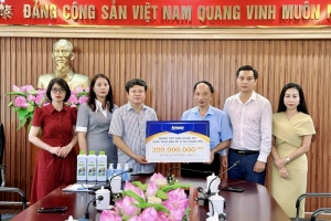 Báo điện tử Chính phủ và Amway Việt Nam chung tay khắc phục hậu quả bão số 10 tại Thanh Hóa và Nghệ An