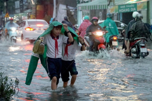 Hà Nội ứng phó bão số 11: Khuyến khích làm việc trực tuyến, chủ động cho học sinh nghỉ học