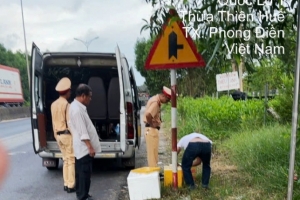 Huế: Phát hiện ô tô chở 130 cây thuốc lá điếu nhập lậu