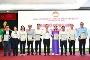 TP. HCM tiếp nhận hơn 35,6 tỷ đồng hỗ trợ người dân vùng bão lũ