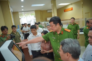 Công an TP. HCM ra mắt 20 bộ phận tiếp nhận, trả kết quả giải quyết thủ tục hành chính cấp xã