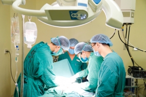 Đề xuất tăng mạnh phụ cấp cho nhân viên y tế