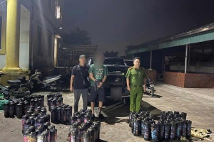 Phát hiện đối tượng vận chuyển 140 bình khí cười trái phép