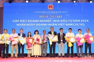 Tập đoàn Hòa Phát nhận bằng khen của Chủ tịch UBND tỉnh Quảng Ngãi