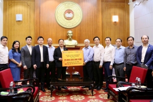 T&T Group và SHB đấu giá 1 tỷ đồng cho bức tranh của họa sĩ Ngô Bá Hoàng để ủng hộ đồng bào vùng lũ