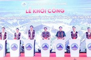 Thủ tướng Chính phủ Phạm Minh Chính dự lễ khởi công trường học ở Tây Giang Đà Nẵng
