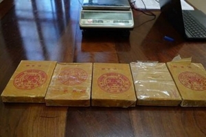 Điện Biên: Bắt giữ 2 đối tượng, thu giữ 5 bánh heroin và hàng trăm viên ma túy tổng hợp