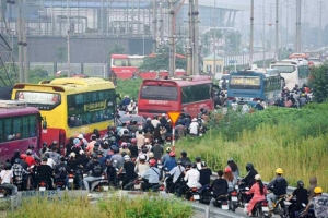 Lắp đặt camera phạt nguội vi phạm giao thông trên tuyến đường gom cao tốc Hà Nội - Bắc Ninh