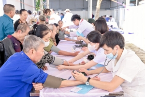 Bắc Ninh: Khám bệnh, cấp thuốc miễn phí cho người dân xã Bố Hạ