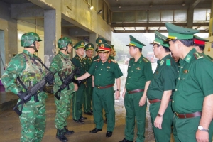 Đoàn công tác Bộ Quốc phòng kiểm tra công tác sẵn sàng chiến đấu tại Hà Tĩnh