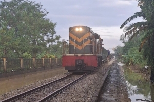 Tuyến đường sắt Bắc - Nam qua thành phố Huế đã được khôi phục và thông tuyến