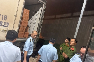 Cao Bằng: Tạm giữ phương tiện vận chuyển hơn 12 tấn hoa quả nhập khẩu vi phạm