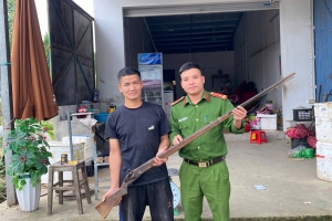 Nhân dân xã Thác Bà tích cực giao nộp vũ khí, chung tay xây dựng “Địa bàn sạch về vũ khí”