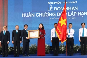 Bệnh viện Thống Nhất vinh dự nhận Huân chương Độc lập hạng Nhất