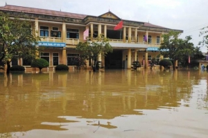 Quảng Trị: Hơn 100 điểm trường bị ảnh hưởng, hàng chục nghìn học sinh nghỉ học vì mưa lũ