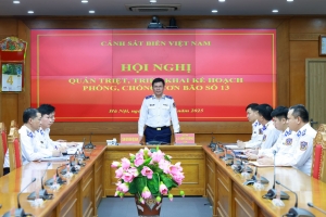 Cảnh sát biển Việt Nam chủ động triển khai công tác phòng chống bão số 13 (KALMAEGI)