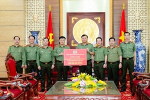 Công an Hà Nội hỗ trợ Nhân dân Quảng Trị 500 triệu đồng khắc phục hậu quả mưa lũ