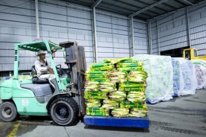 PVCFC khẩn cấp hỗ trợ vật tư chống lũ tại Đà Nẵng và Đắk Lắk