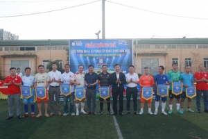 Hà Tĩnh: Khai mạc giải bóng đá trên 40 tuổi gây quỹ ủng hộ trẻ em có hoàn cảnh đặc biệt khó khăn