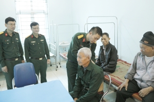 Bắc Ninh: Khám sức khỏe, cấp thuốc miễn phí và tặng quà các đối tượng chính sách, người có công