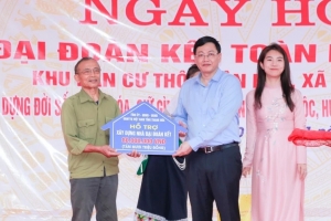 Phó Chủ tịch UBND tỉnh Thanh Hóa dự ngày hội Đại đoàn kết toàn dân tộc tại xã Ngọc Lặc