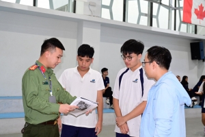 Tuyên truyền về Chiến dịch "Không một mình - Cùng nhau an toàn trực tuyến" tại Trường phổ thông Dewey (Hải Phòng)