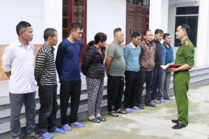 Triệt phá ổ nhóm đánh bạc lợi dụng đám tang để sát phạt