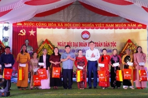 Phó Thủ tướng Nguyễn Chí Dũng dự Ngày hội đại đoàn kết tại Quảng Trị
