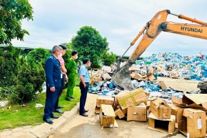 Bắc Ninh: Tiêu hủy 1.769 sản phẩm lậu tổng trị giá trên 216 triệu đồng