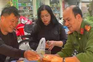 Hà Nội: Công an phường Tây Hồ “chạy nước rút” cao điểm làm sạch dữ liệu đăng ký xe