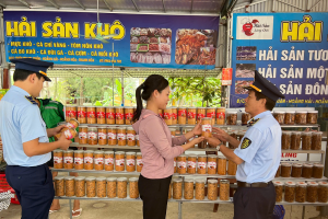 QLTT Thanh Hóa xử phạt, tiêu hủy hàng vi phạm trị giá hơn 150 triệu đồng