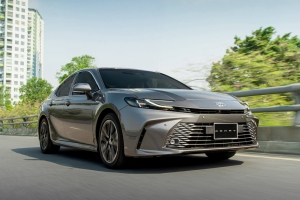 Toyota kéo dài vòng đời xe chủ lực lên 9 năm