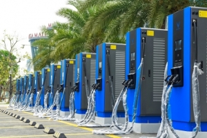 Quảng Trị đề xuất thí điểm trạm sạc điện tại các bãi đỗ xe công cộng