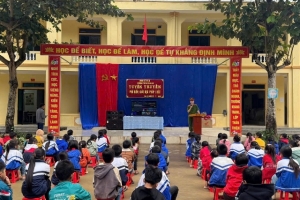 Nghệ An: Tăng cường giáo dục pháp luật, nâng cao ý thức cho học sinh vùng cao