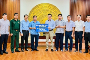 Hải Phòng trao tiền mặt, nhu yếu phẩm, thuốc men hỗ trợ người dân Đắk Lắk ứng phó mưa lũ