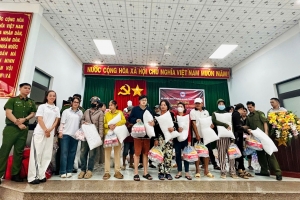 Đà Nẵng: Hội Doanh nghiệp phường An Khê đồng hành cùng bà con vùng lũ phường Quy Nhơn Tây