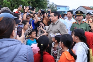 Thủ tướng: Triển khai "chiến dịch Quang Trung" thần tốc dựng lại nhà cho đồng bào bị thiên tai
