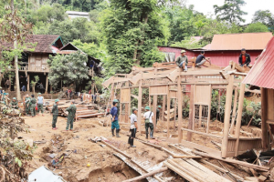 Phát động "Chiến dịch Quang Trung" thần tốc xây dựng lại, sửa chữa nhà bị thiệt hại do thiên tai miền Trung
