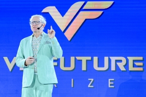 Nhà khoa học VinFuture hiến kế để chung sống an toàn khi AI thông minh hơn con người