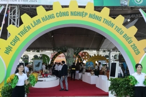 Khai mạc Hội chợ Triển lãm Hàng Công nghiệp Nông thôn 2025
