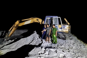 Quảng Trị: Liên tiếp bắt giữ và khởi tố đối tượng khai thác cát trái phép
