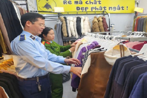 Phát hiện 5 cơ sở kinh doanh quần áo giả mạo nhãn hiệu trên mạng xã hội tại Tuyên Quang