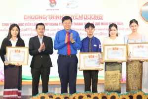 TP. HCM tuyên dương 73 sinh viên Lào và Campuchia tiêu biểu năm 2025