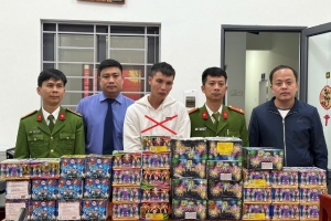 Nghệ An: Phát hiện, bắt giữ đối tượng cất giấu hơn 70 kg pháo nổ trái phép