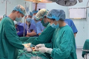 Bệnh viện Nhi Thanh Hóa triển khai thành công kỹ thuật đặt catheter lọc máu trong màng bụng