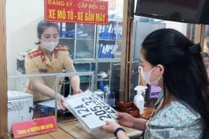 Bộ Tài chính đề xuất giảm 30% lệ phí cấp chứng nhận đăng ký và biển số xe