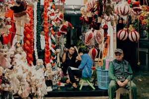 Sức mua giảm sâu, thị trường đồ trang trí Noel 2025 kém sôi động