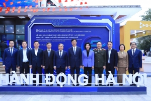 Lãnh đạo Trung ương và Hà Nội tham quan không gian triển lãm công nghệ đổi mới sáng tạo